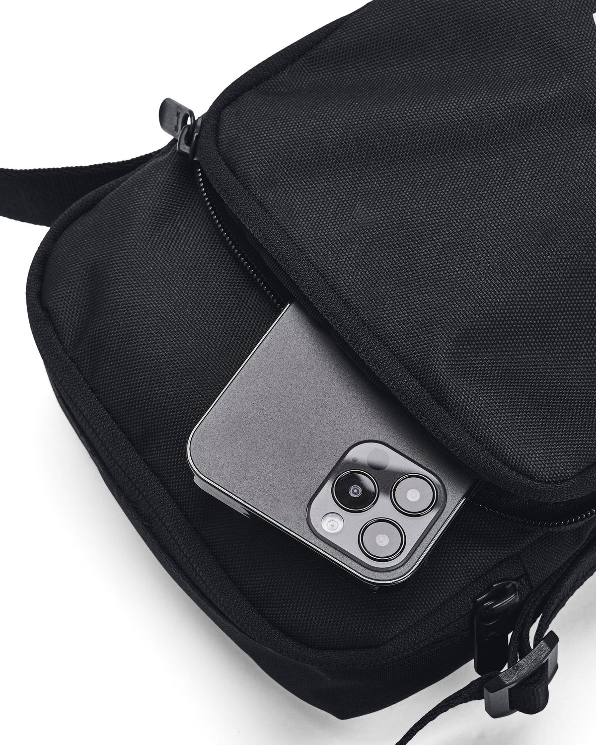UA Essential Lite Crossbody - Black