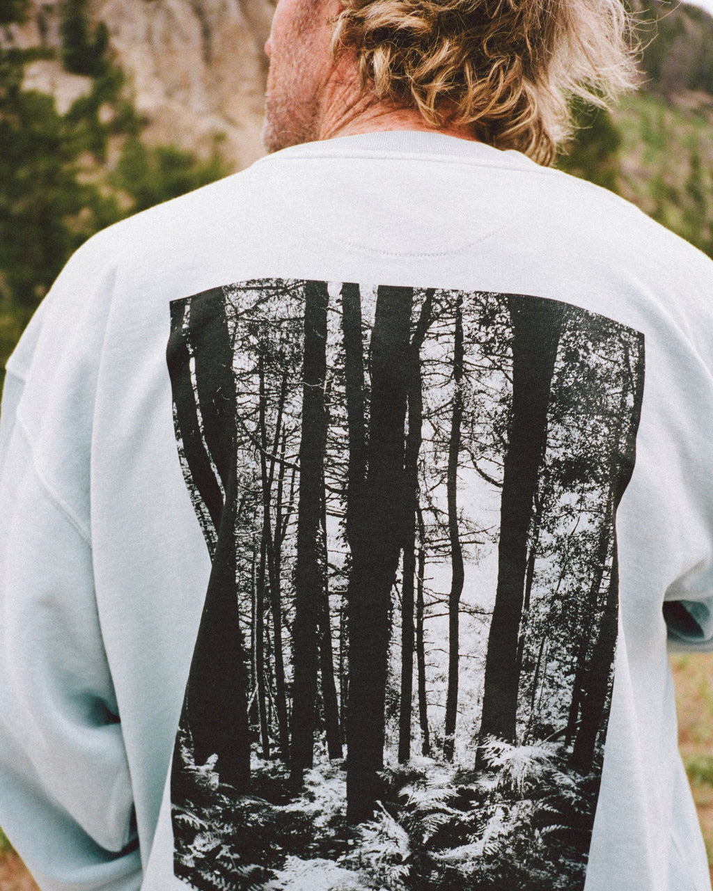 UNLESS Let's Be Friends Graphic Unisex Crew Sweatshirt - Blue