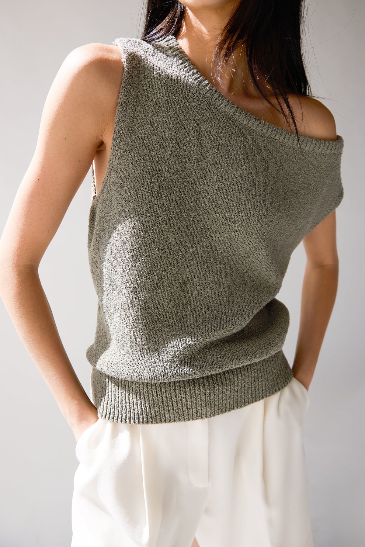 RELAXED OFF THE SHOULDER SWEATER