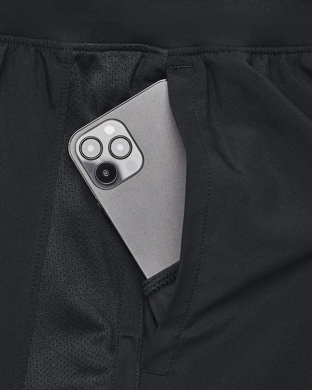 UA Launch Men's 2-in-1 7" Shorts - Black