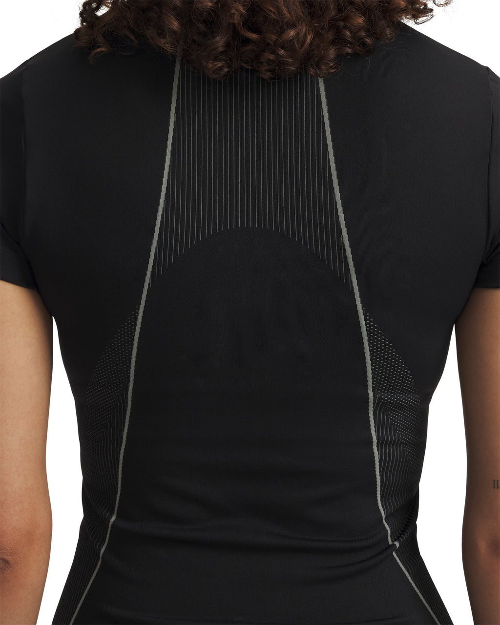 UA Vanish Seamless Women's Short Sleeve - Black