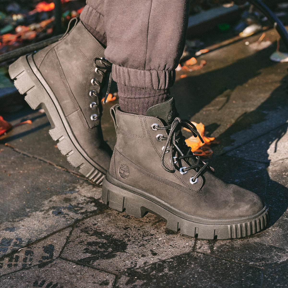 Womens Greyfield Mid LaceUp Boot TBL Black ALT1